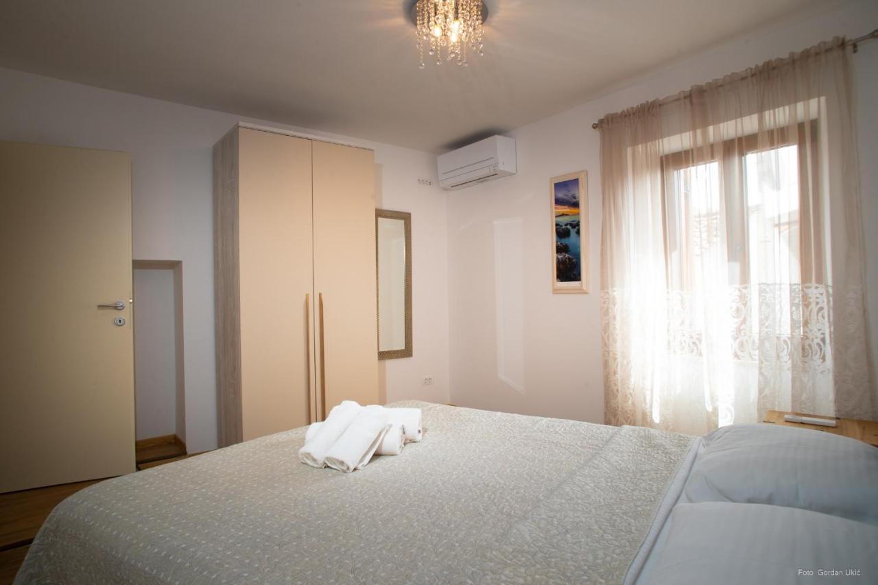 Apartament And Luan *